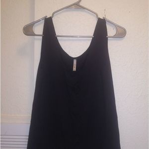 LEO & NICOLE SLEEVELESS CAMISOLE